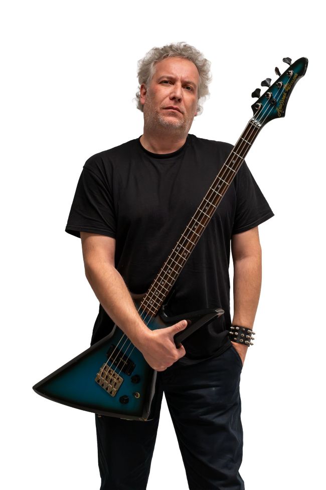 Baixista Alberto Rigoni