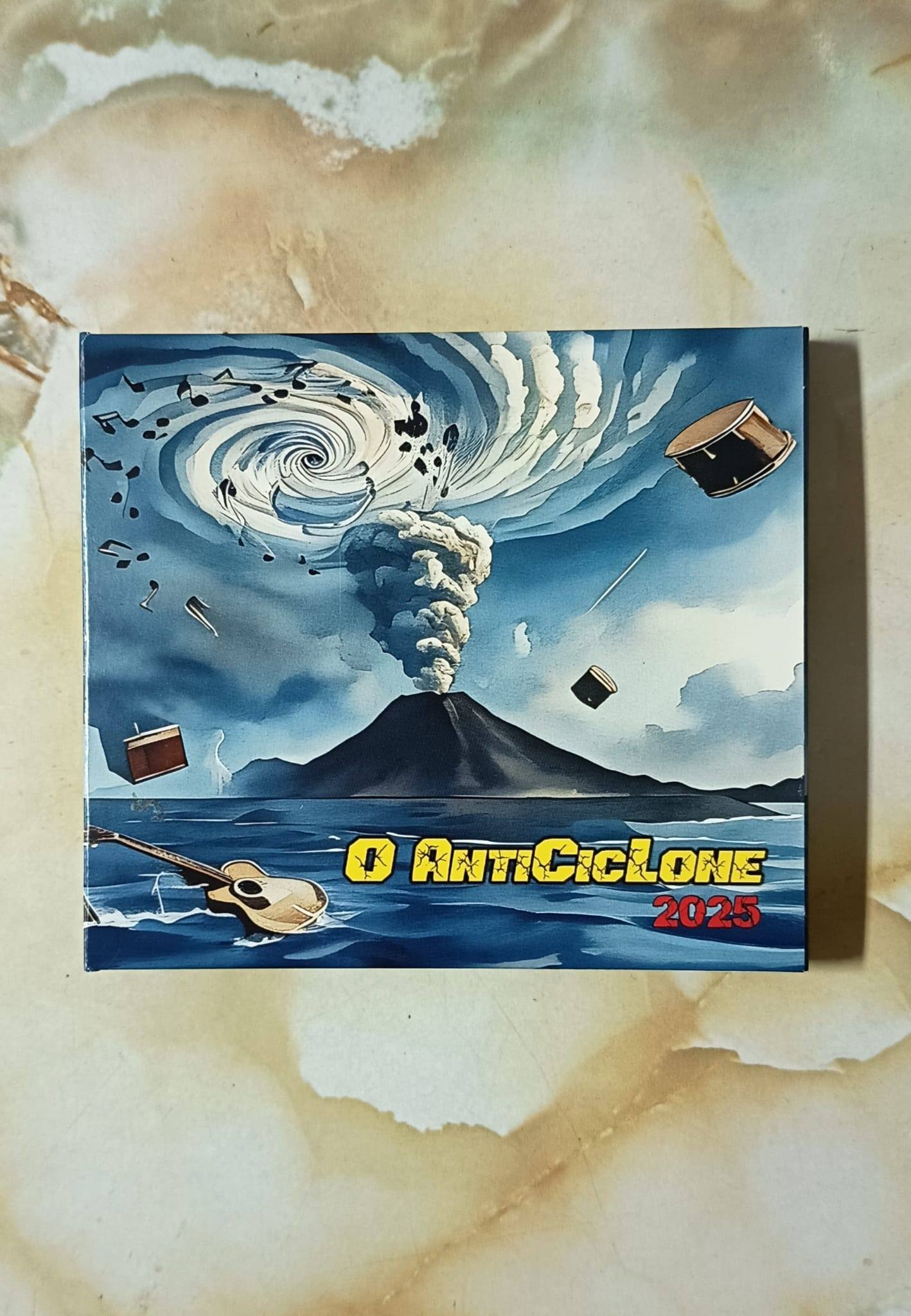 Capa da frente da coletânea O AntiCiclone 2025