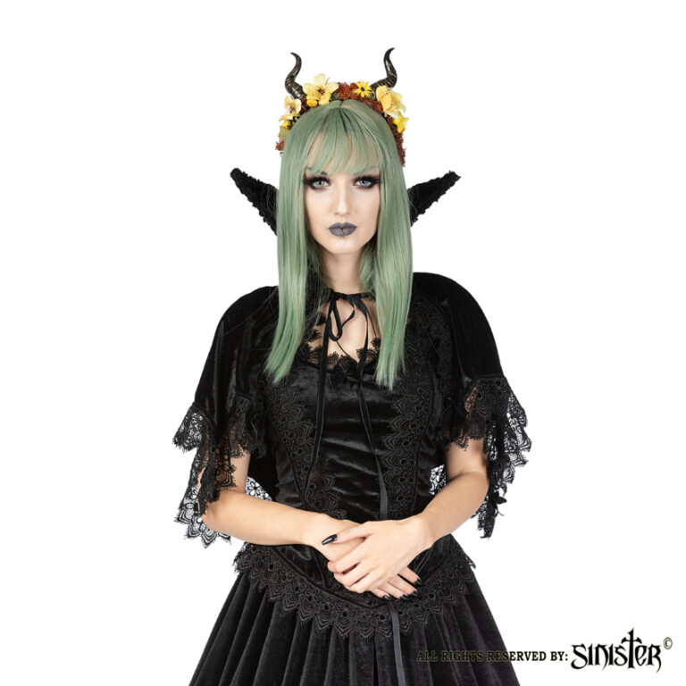(image for) Vampire Velvet Cape